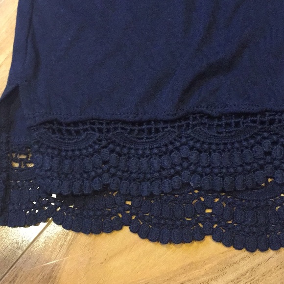 Size small Hollister shirt - Picture 4 of 5